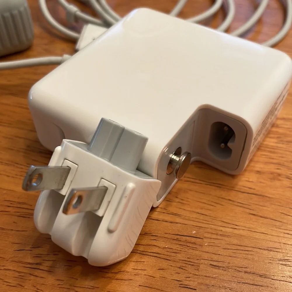 Replacement Adapter for Lap Top Computer